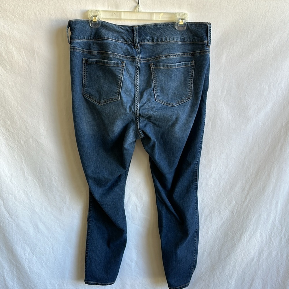 Torrid Denim stretch jeggings, size 16R - Picture 4 of 10